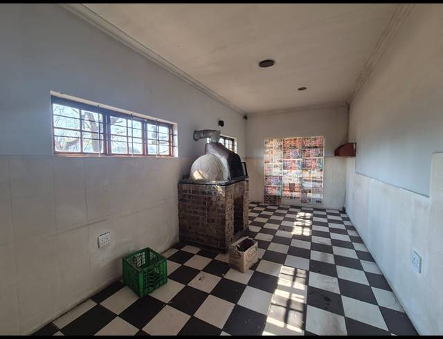 1,314M² RESTAURANT FOR SALE IN HENLEY ON KLIP